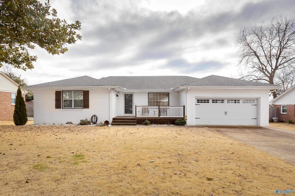 570 Hazelwood Drive, Florence, AL 35633