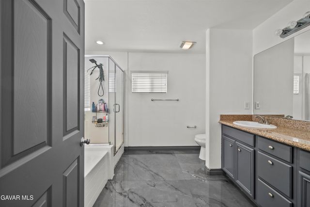 9427 Lemona Avenue 15, North Hills, CA 91343