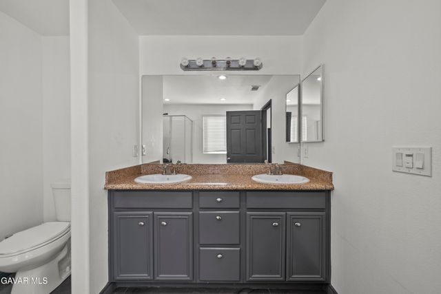 9427 Lemona Avenue 15, North Hills, CA 91343