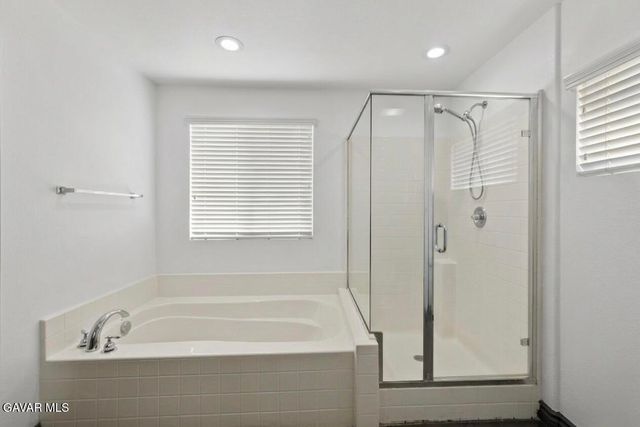 9427 Lemona Avenue 15, North Hills, CA 91343