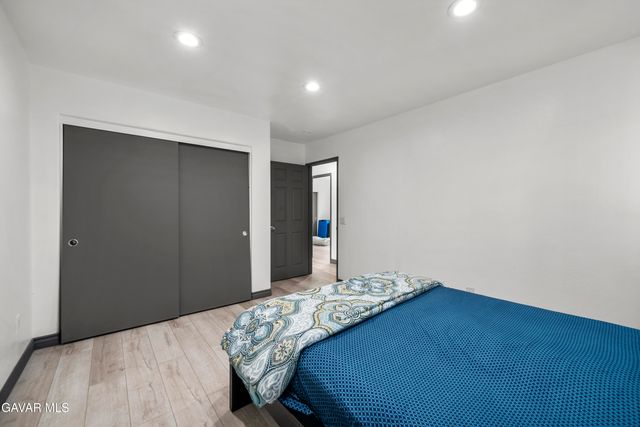 9427 Lemona Avenue 15, North Hills, CA 91343