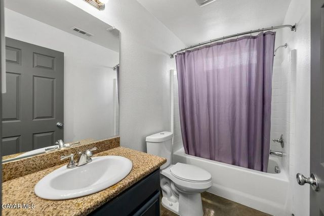 9427 Lemona Avenue 15, North Hills, CA 91343