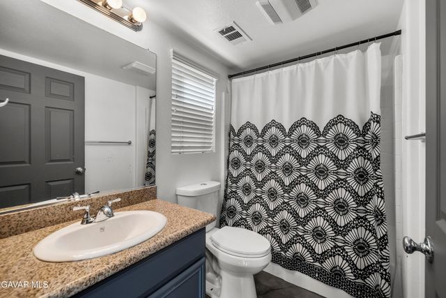 9427 Lemona Avenue 15, North Hills, CA 91343