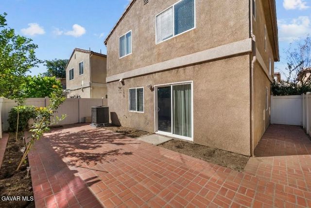 9427 Lemona Avenue 15, North Hills, CA 91343