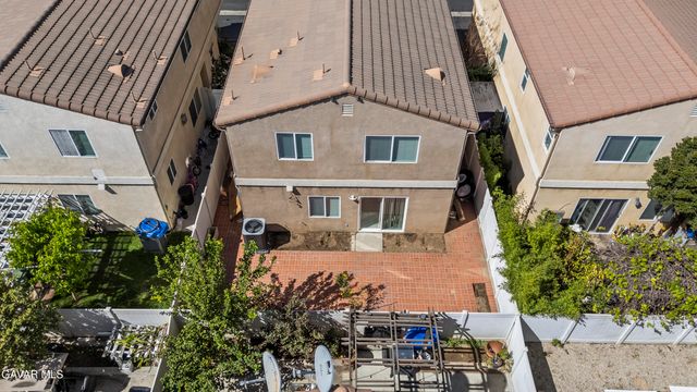 9427 Lemona Avenue 15, North Hills, CA 91343