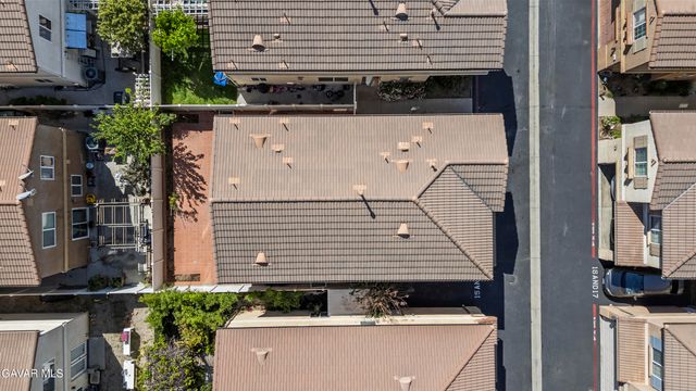 9427 Lemona Avenue 15, North Hills, CA 91343