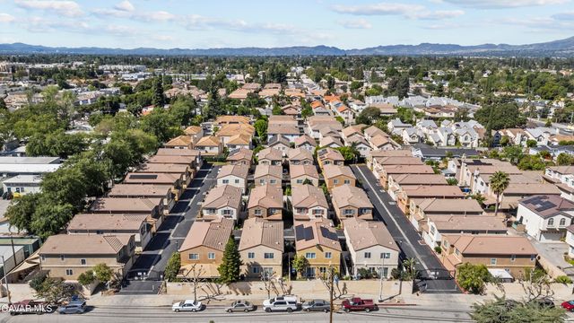 9427 Lemona Avenue 15, North Hills, CA 91343