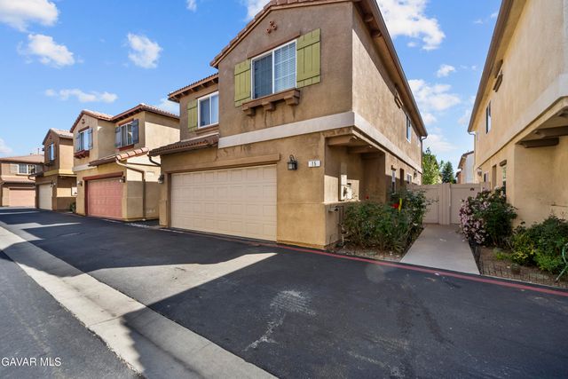 9427 Lemona Avenue 15, North Hills, CA 91343