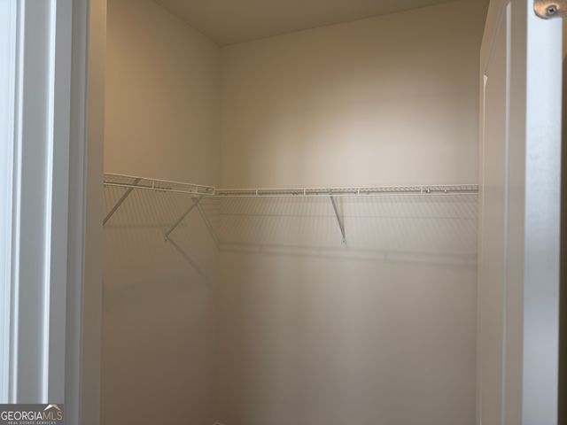 495 Kennington Walk, Loganville, GA 30052