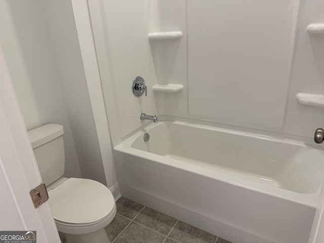 495 Kennington Walk, Loganville, GA 30052