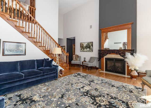 28055 238TH Street, Le Claire, IA 52753