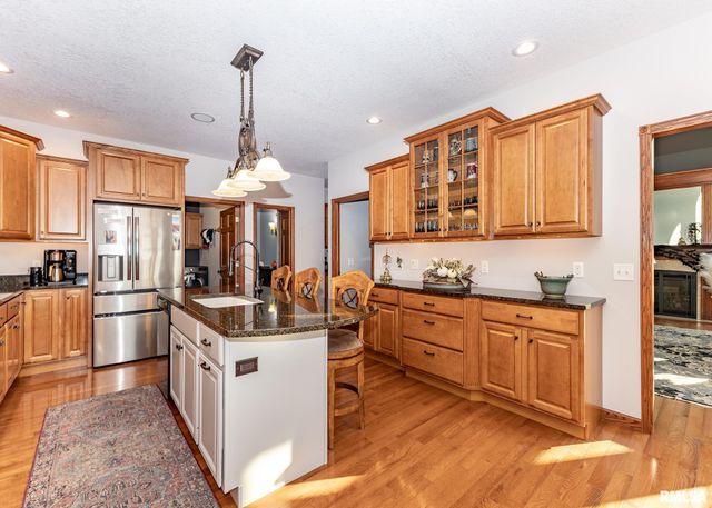 28055 238TH Street, Le Claire, IA 52753