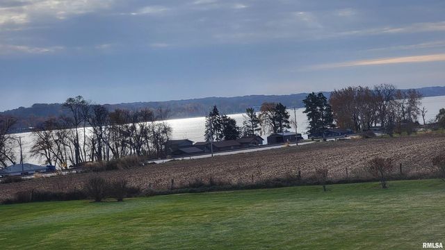 28055 238TH Street, Le Claire, IA 52753