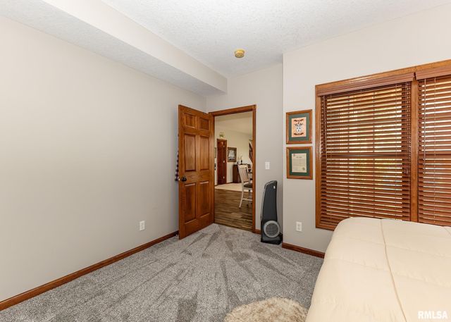 28055 238TH Street, Le Claire, IA 52753