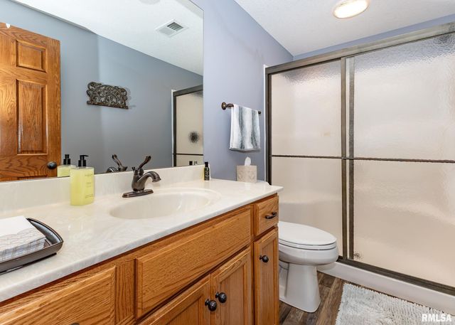 28055 238TH Street, Le Claire, IA 52753