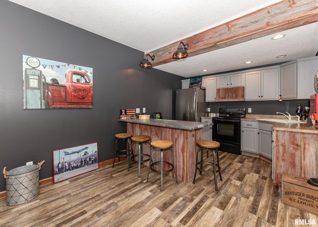 28055 238TH Street, Le Claire, IA 52753