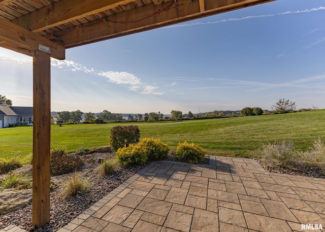 28055 238TH Street, Le Claire, IA 52753