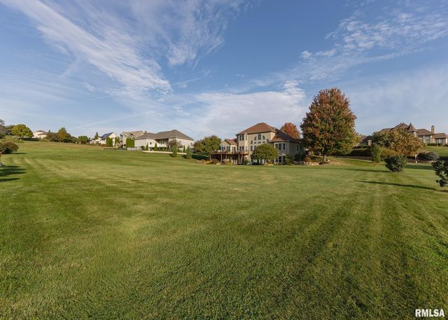 28055 238TH Street, Le Claire, IA 52753