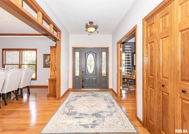 28055 238TH Street, Le Claire, IA 52753