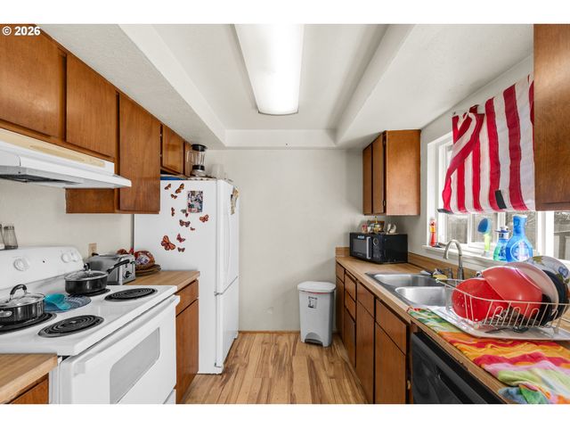 375 JOHNSON St, Sutherlin, OR 97479