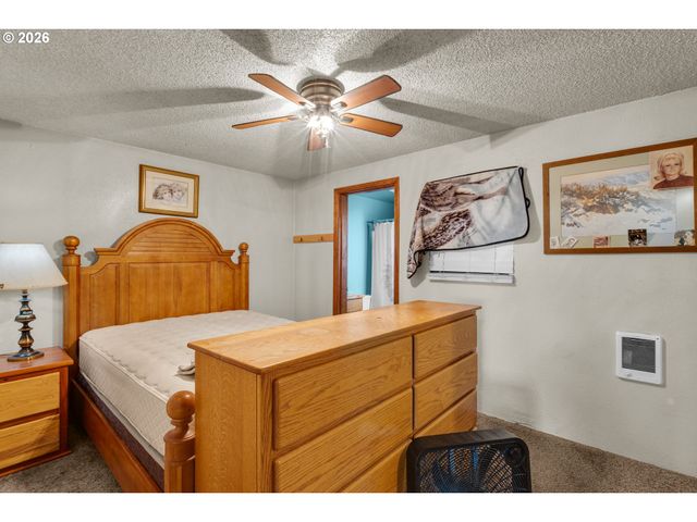 375 JOHNSON St, Sutherlin, OR 97479