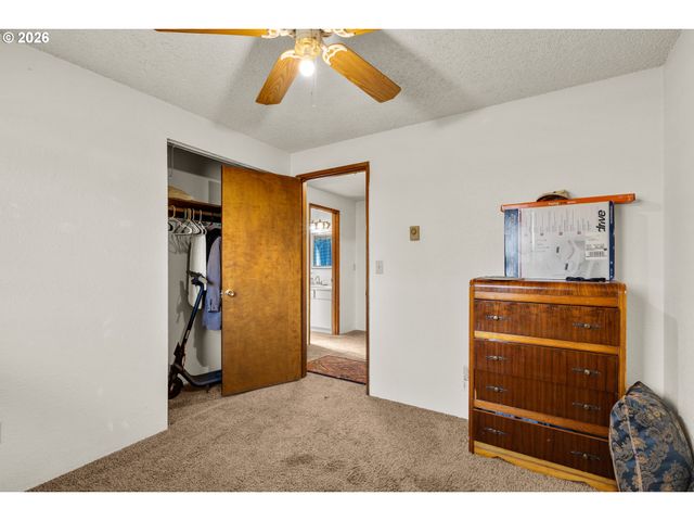 375 JOHNSON St, Sutherlin, OR 97479