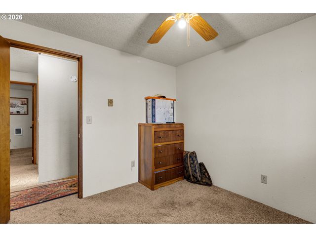 375 JOHNSON St, Sutherlin, OR 97479