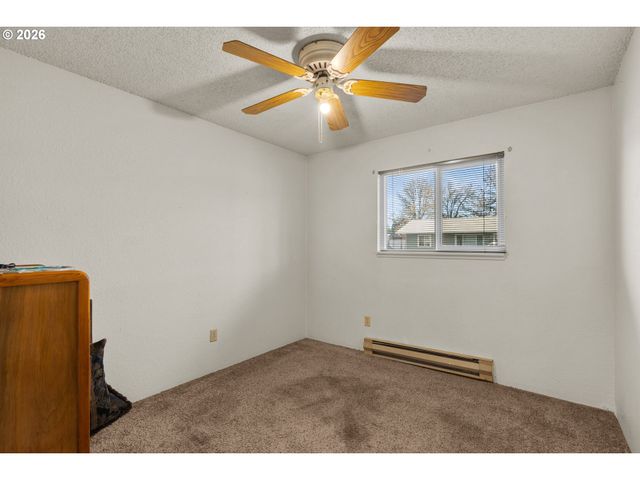 375 JOHNSON St, Sutherlin, OR 97479