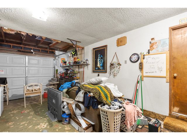 375 JOHNSON St, Sutherlin, OR 97479