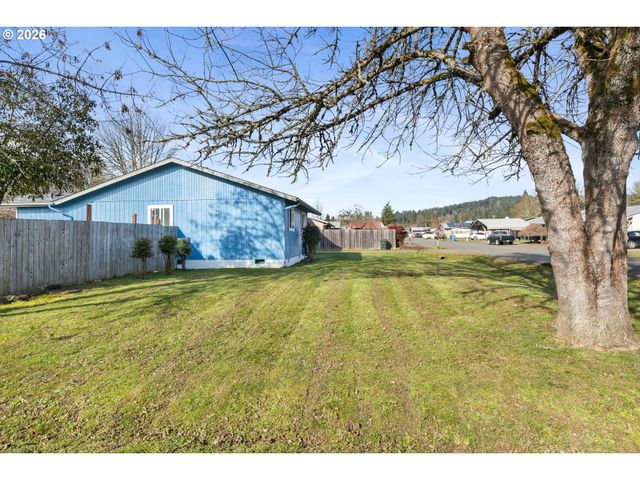 375 JOHNSON St, Sutherlin, OR 97479