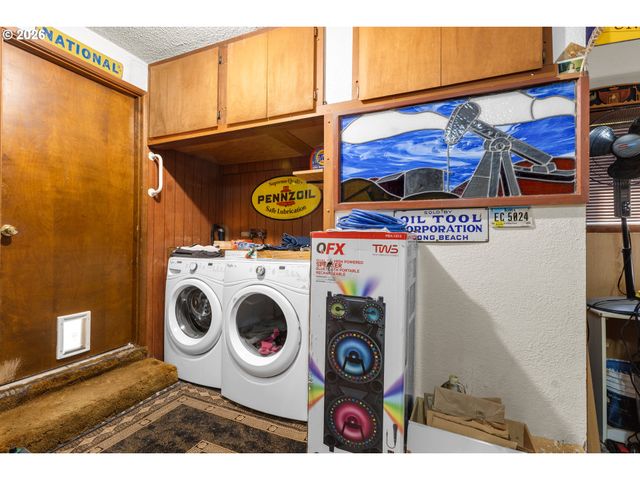 375 JOHNSON St, Sutherlin, OR 97479