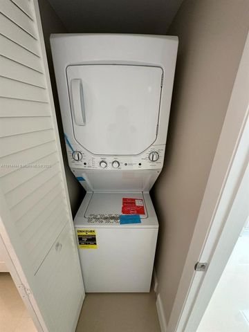 5530 NW 44th St 308C, Lauderhill, FL 33319