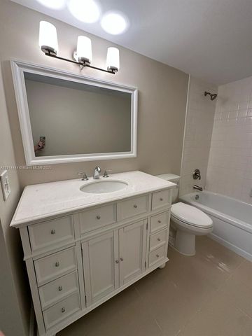 5530 NW 44th St 308C, Lauderhill, FL 33319