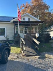 717 S 18TH Street, Herrin, IL 62948