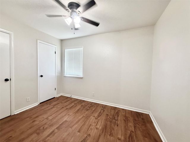 941 S Walker Street, Angleton, TX 77515