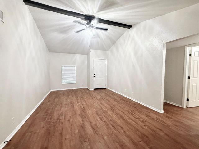 941 S Walker Street, Angleton, TX 77515