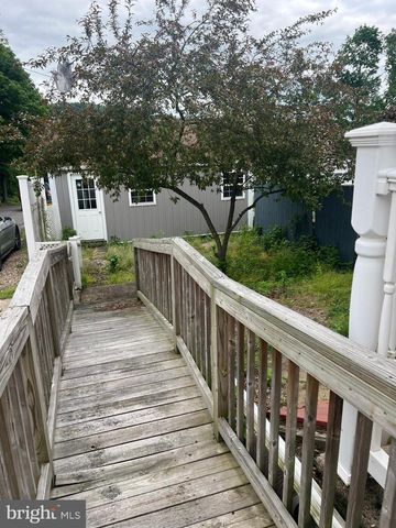 122 E MARKET ST, Schuylkill Haven, PA 17972