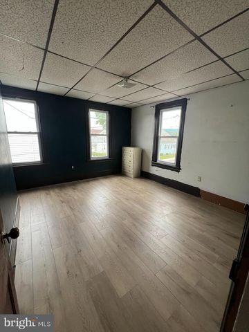 122 E MARKET ST, Schuylkill Haven, PA 17972