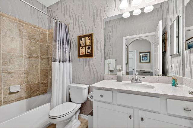 17520 GAWTHROP DRIVE 401, Lakewood Ranch, FL 34211