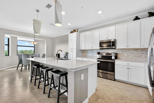 17520 GAWTHROP DRIVE 401, Lakewood Ranch, FL 34211