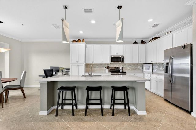 17520 GAWTHROP DRIVE 401, Lakewood Ranch, FL 34211