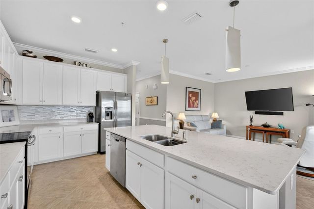 17520 GAWTHROP DRIVE 401, Lakewood Ranch, FL 34211