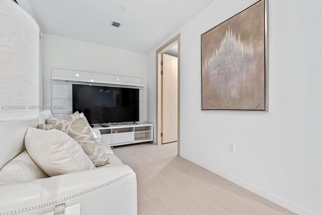 1000 Brickell Plaza PH6006, Miami, FL 33131