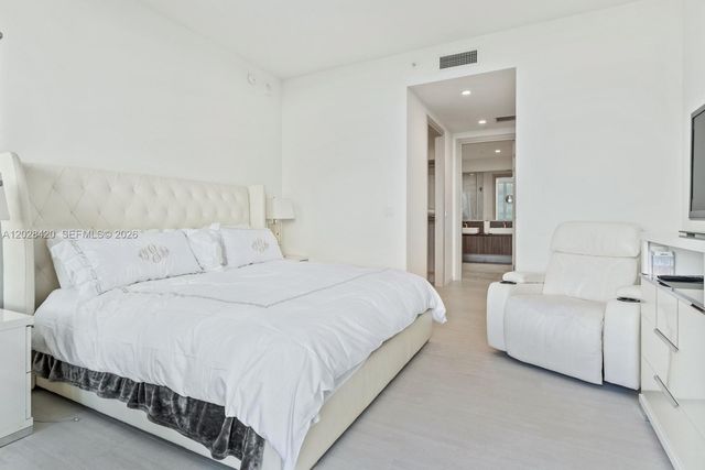 1000 Brickell Plaza PH6006, Miami, FL 33131