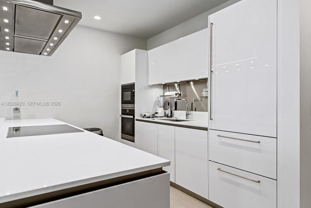 1000 Brickell Plaza PH6006, Miami, FL 33131
