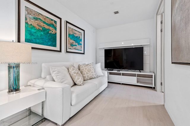 1000 Brickell Plaza PH6006, Miami, FL 33131