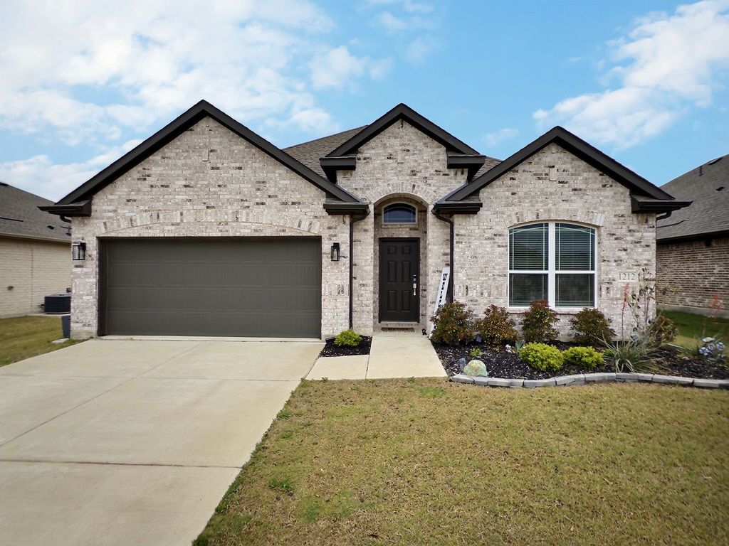 1212 Anderson Drive, Trenton, TX 75490