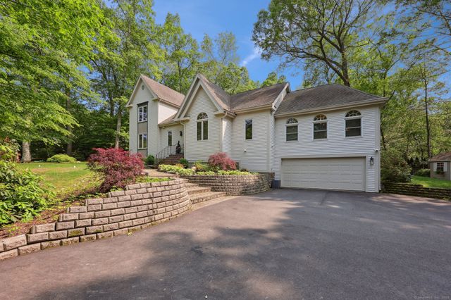 8 Highview Road, Madison, CT 06443