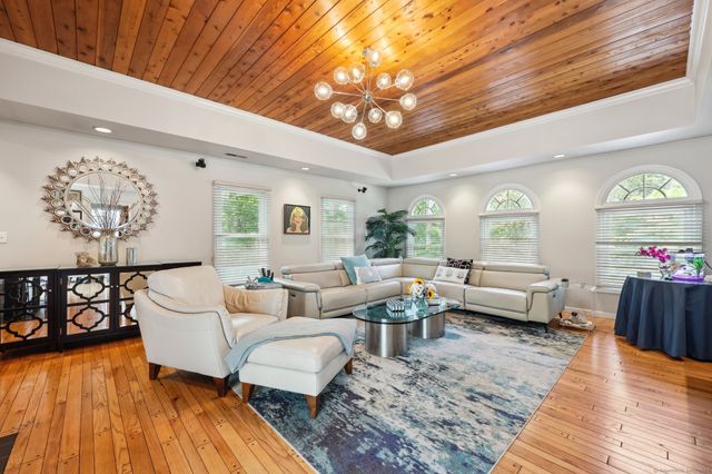 8 Highview Road, Madison, CT 06443