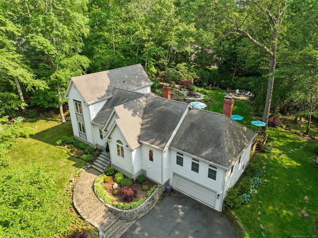 8 Highview Road, Madison, CT 06443